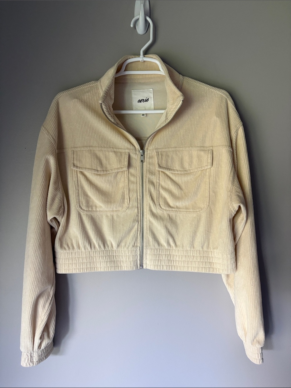 Aerie Women’s Cream Corduroy Fall Cropped Zip Up Shacket